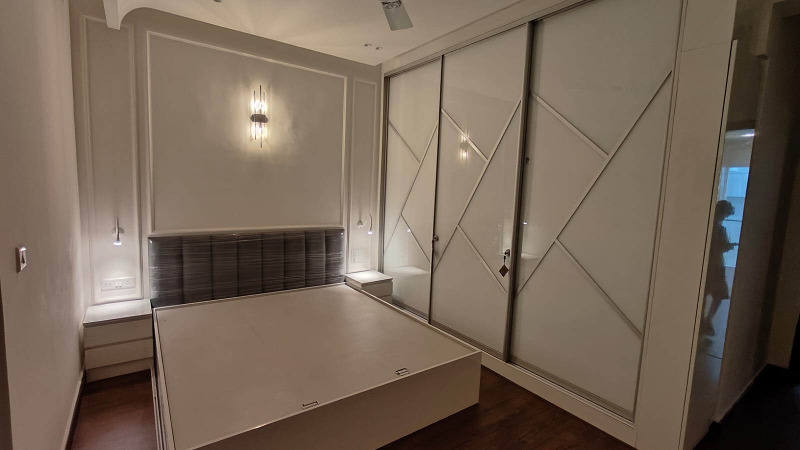 Modern Bedroom Sliding Wardrobe